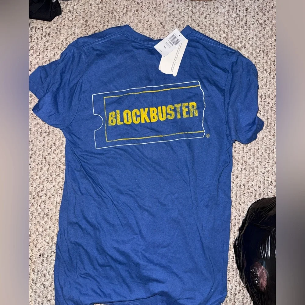Men’s Blockbuster Graphic T-Shirt. NWT. - Picture 2 of 3
